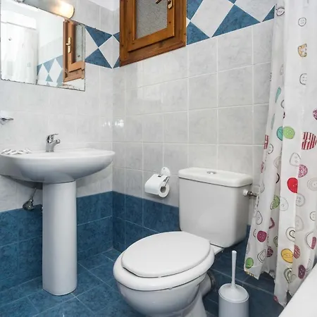 アパートホテル Depis Economy & Naxos City