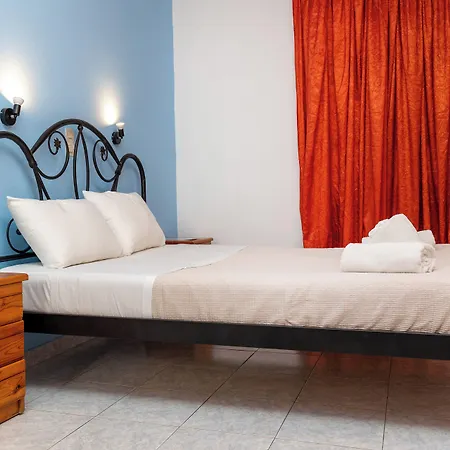 Depis Economy & アパートホテル Naxos City